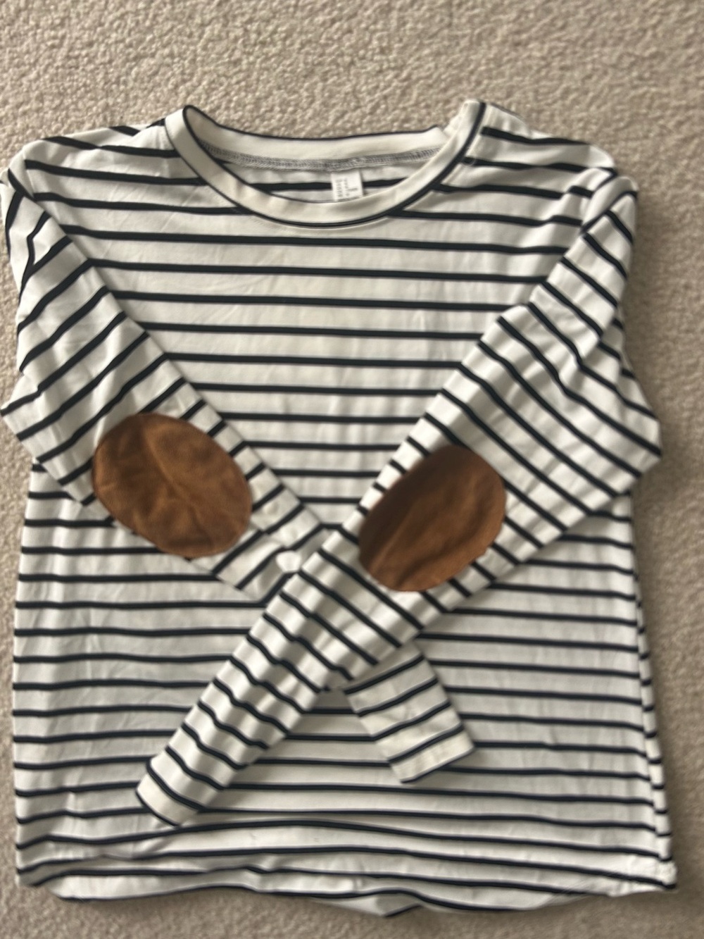 Striped Long-Sleeve Crewneck Top - Black & White